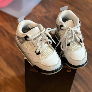 Jordan 4 Retro (Toddler size) white/black and red